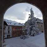 Tiziana House Энтраккуе